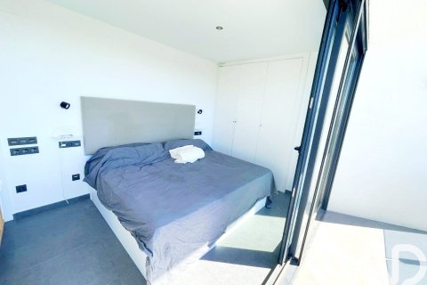 Сasa de 3 dormitorios en venta en Roda de Berà, Tarragona, Cataluña, Spain № 7547 - foto 19