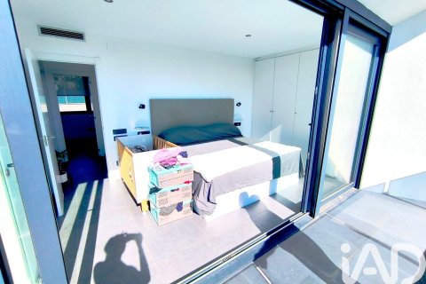 Сasa de 3 dormitorios en venta en Roda de Berà, Tarragona, Cataluña, Spain № 7547 - foto 17