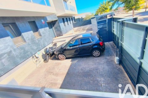 Сasa de 3 dormitorios en venta en Roda de Berà, Tarragona, Cataluña, Spain № 7547 - foto 26