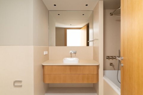 4 bedrooms apartment for sale in Barcelona, Catalonia, Spain № 6321 - photo 17