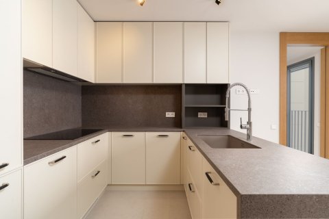 4 bedrooms apartment for sale in Barcelona, Catalonia, Spain № 6321 - photo 13