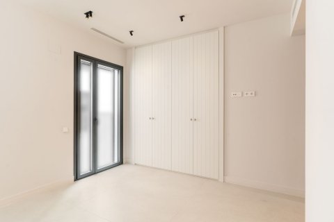 4 bedrooms apartment for sale in Barcelona, Catalonia, Spain № 6321 - photo 20