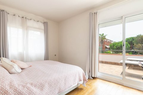 Купить дом в Гава, Испания с 6 комнат, 850м², № 1394 - фото 17