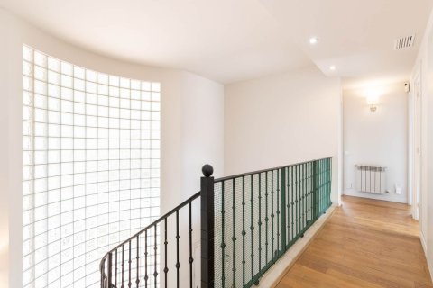 Купить дом в Гава, Испания с 6 комнат, 850м², № 1394 - фото 24