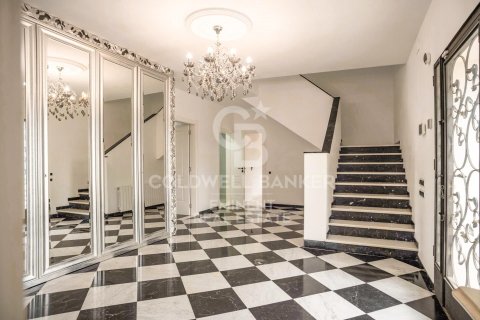 Купить дом в Кастельдефельс, Испания с 9 спален, 650м², № 5490 - фото 17
