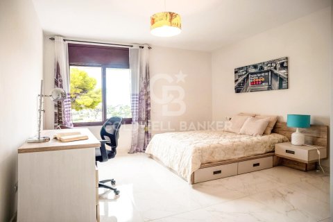 Купить дом в Кастельдефельс, Испания с 9 спален, 650м², № 5490 - фото 25