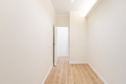 Купить квартиру в Барселона, Испания с 4 комнаты, № 1387 - фото 19
