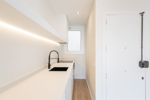 Купить квартиру в Барселона, Испания с 4 комнаты, № 1387 - фото 30