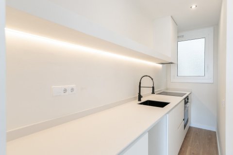 Купить квартиру в Барселона, Испания с 4 комнаты, № 1387 - фото 29