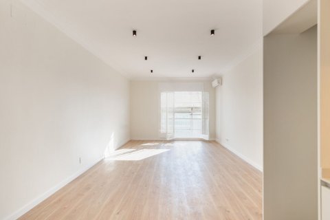 Купить квартиру в Барселона, Испания с 4 комнаты, № 1387 - фото 2