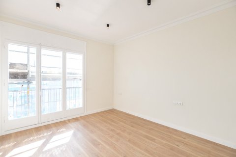 Купить квартиру в Барселона, Испания с 4 комнаты, № 1387 - фото 12