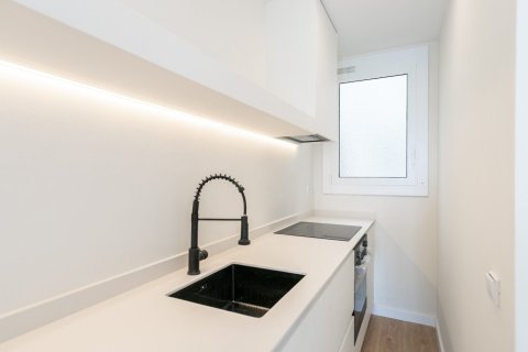 Купить квартиру в Барселона, Испания с 4 комнаты, № 1387 - фото 9