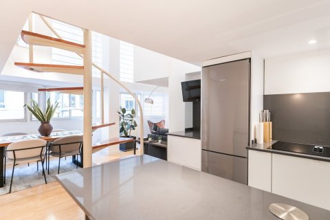 Купить квартиру в Барселона, Испания с 3 комнаты, № 1388 - фото 13