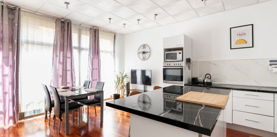 3 bedrooms apartment for sale in Barcelona, Catalonia, Spain № 1386