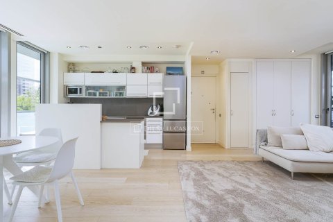 Apartamento de 2 dormitorios en venta en Barcelona, Cataluña, Spain № 7134 - foto 25