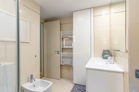 Apartamento de 2 dormitorios en venta en Barcelona, Cataluña, Spain № 7134 - foto 9