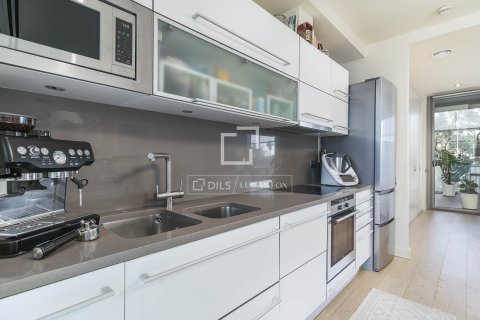 Apartamento de 2 dormitorios en venta en Barcelona, Cataluña, Spain № 7134 - foto 12