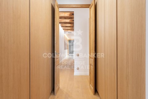 Apartamento de 3 dormitorios en venta en Barcelona, Cataluña, Spain № 5433 - foto 19