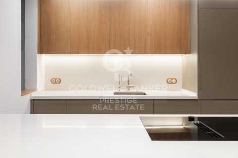 Apartamento de 3 dormitorios en venta en Barcelona, Cataluña, Spain № 5433 - foto 17