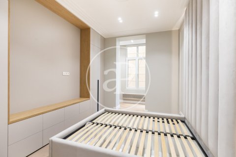 3 bedrooms apartment for sale in Eixample, Barcelona, Catalonia, Spain № 2441 - photo 13
