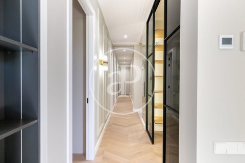 3 bedrooms apartment for sale in Eixample, Barcelona, Catalonia, Spain № 2441 - photo 12