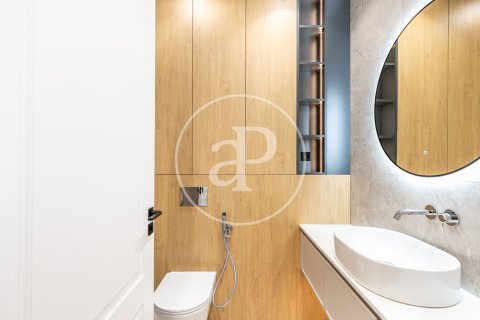3 bedrooms apartment for sale in Eixample, Barcelona, Catalonia, Spain № 2441 - photo 19