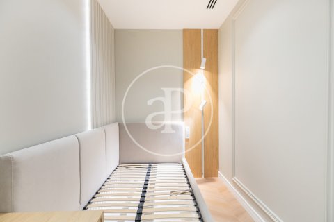 3 bedrooms apartment for sale in Eixample, Barcelona, Catalonia, Spain № 2441 - photo 26