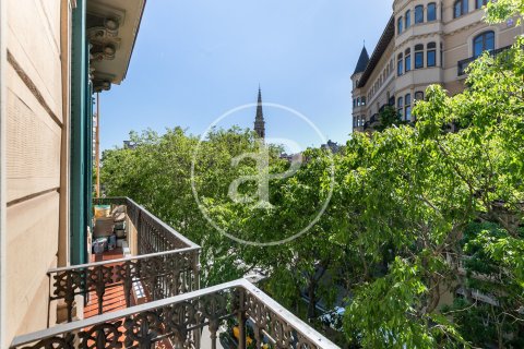 3 bedrooms apartment for sale in Eixample, Barcelona, Catalonia, Spain № 2441 - photo 8