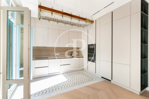 3 bedrooms apartment for sale in Eixample, Barcelona, Catalonia, Spain № 2441 - photo 7