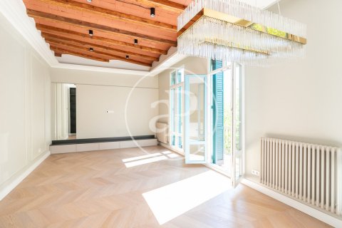 3 bedrooms apartment for sale in Eixample, Barcelona, Catalonia, Spain № 2441 - photo 6