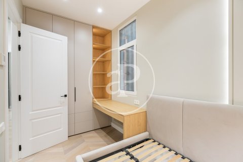 3 bedrooms apartment for sale in Eixample, Barcelona, Catalonia, Spain № 2441 - photo 27