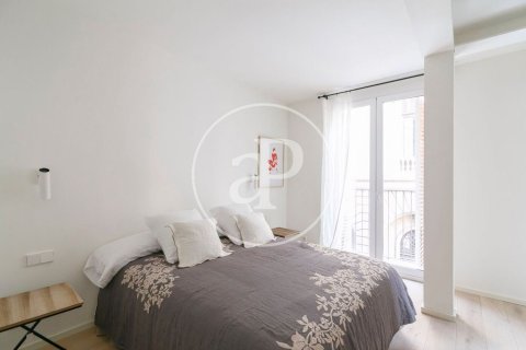 2 bedrooms apartment for sale in Ciutat Vella, Barcelona, Catalonia, Spain № 2440 - photo 7