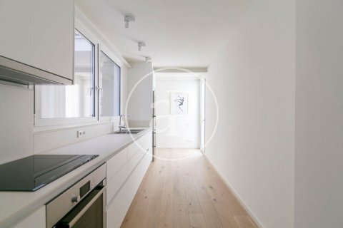 2 bedrooms apartment for sale in Ciutat Vella, Barcelona, Catalonia, Spain № 2440 - photo 5