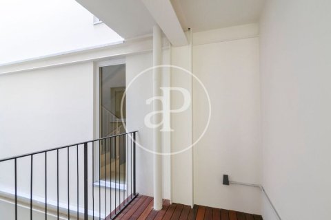 2 bedrooms apartment for sale in Ciutat Vella, Barcelona, Catalonia, Spain № 2440 - photo 15