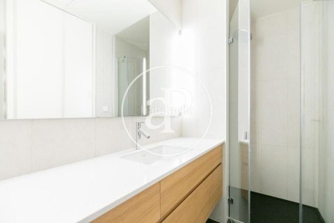 2 bedrooms penthouse for sale in Eixample, Barcelona, Catalonia, Spain № 2436 - photo 14
