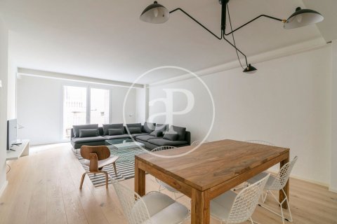 2 bedrooms apartment for sale in Ciutat Vella, Barcelona, Catalonia, Spain № 2438
