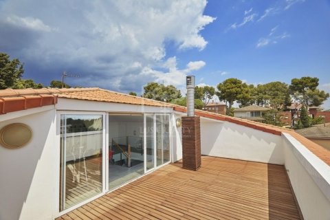 6 bedrooms villa for sale in Castelldefels, Barcelona, Catalonia, Spain № 926 - photo 30