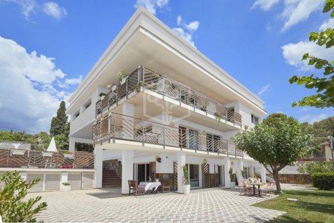 6 bedrooms villa for sale in Castelldefels, Barcelona, Catalonia, Spain № 926