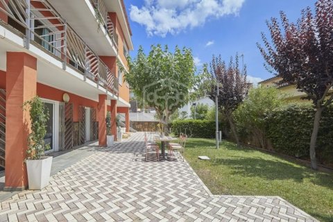 6 bedrooms villa for sale in Castelldefels, Barcelona, Catalonia, Spain № 926 - photo 4