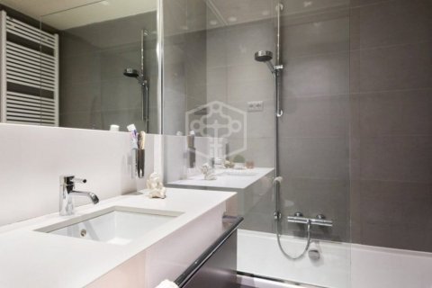 4 bedrooms apartment for sale in Barcelona, Catalonia, Spain № 922 - photo 14