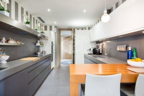 4 bedrooms apartment for sale in Barcelona, Catalonia, Spain № 922 - photo 5