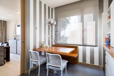 4 bedrooms apartment for sale in Barcelona, Catalonia, Spain № 922 - photo 6