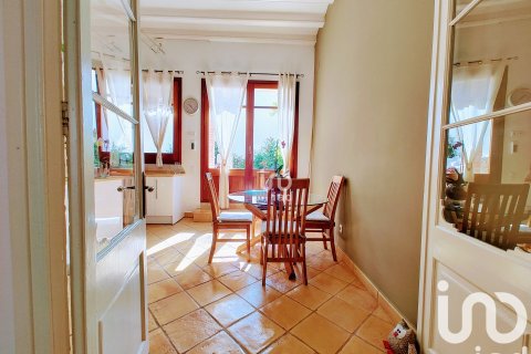 3 bedrooms villa for sale in Canet de Mar, Barcelona, Catalonia, Spain № 4882 - photo 7