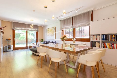 4 bedrooms apartment for sale in Esplugues de Llobregat, Barcelona, Catalonia, Spain № 8717 - photo 9