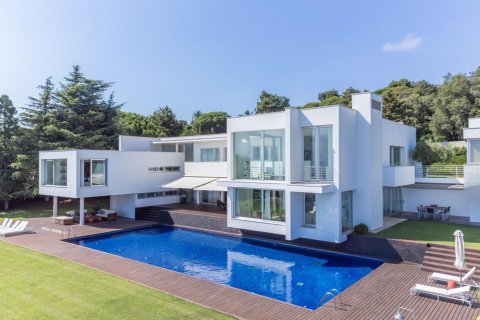 6 bedrooms house for sale in Sant Andreu de Llavaneres, Barcelona, Catalonia, Spain № 1371 - photo 2