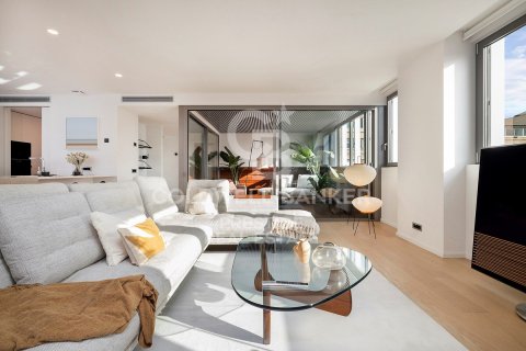 4 bedrooms apartment for sale in Barcelona, Catalonia, Spain № 7987 - photo 3