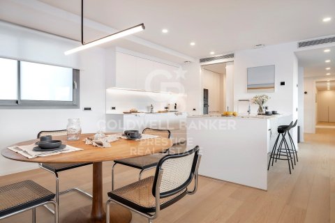 4 bedrooms apartment for sale in Barcelona, Catalonia, Spain № 7987 - photo 2