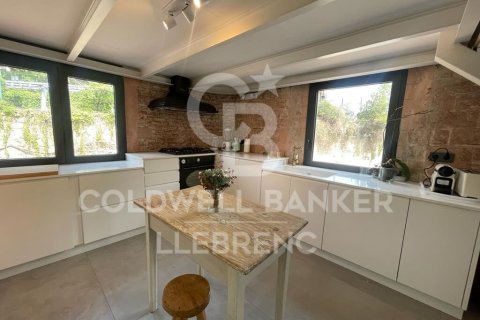 Dúplex de 3 dormitorios en venta en Barcelona, Cataluña, Spain № 7991 - foto 10