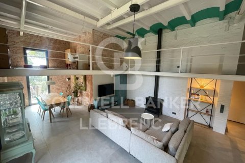 Dúplex de 3 dormitorios en venta en Barcelona, Cataluña, Spain № 7991 - foto 3