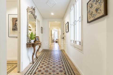 Купить квартиру в Барселона, Испания с 3 спальни, 133м², № 7157 - фото 8